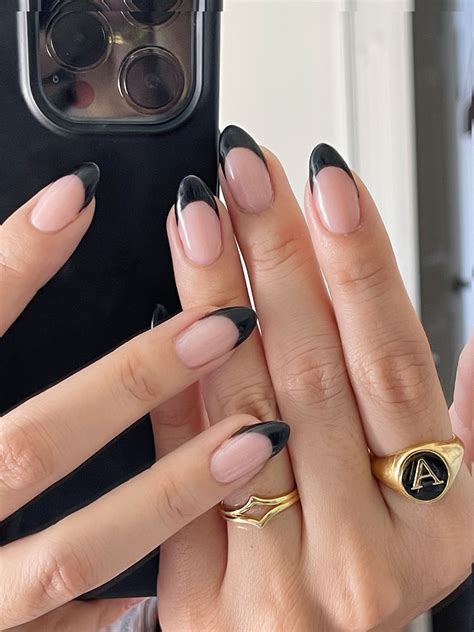 black french tip almond shape